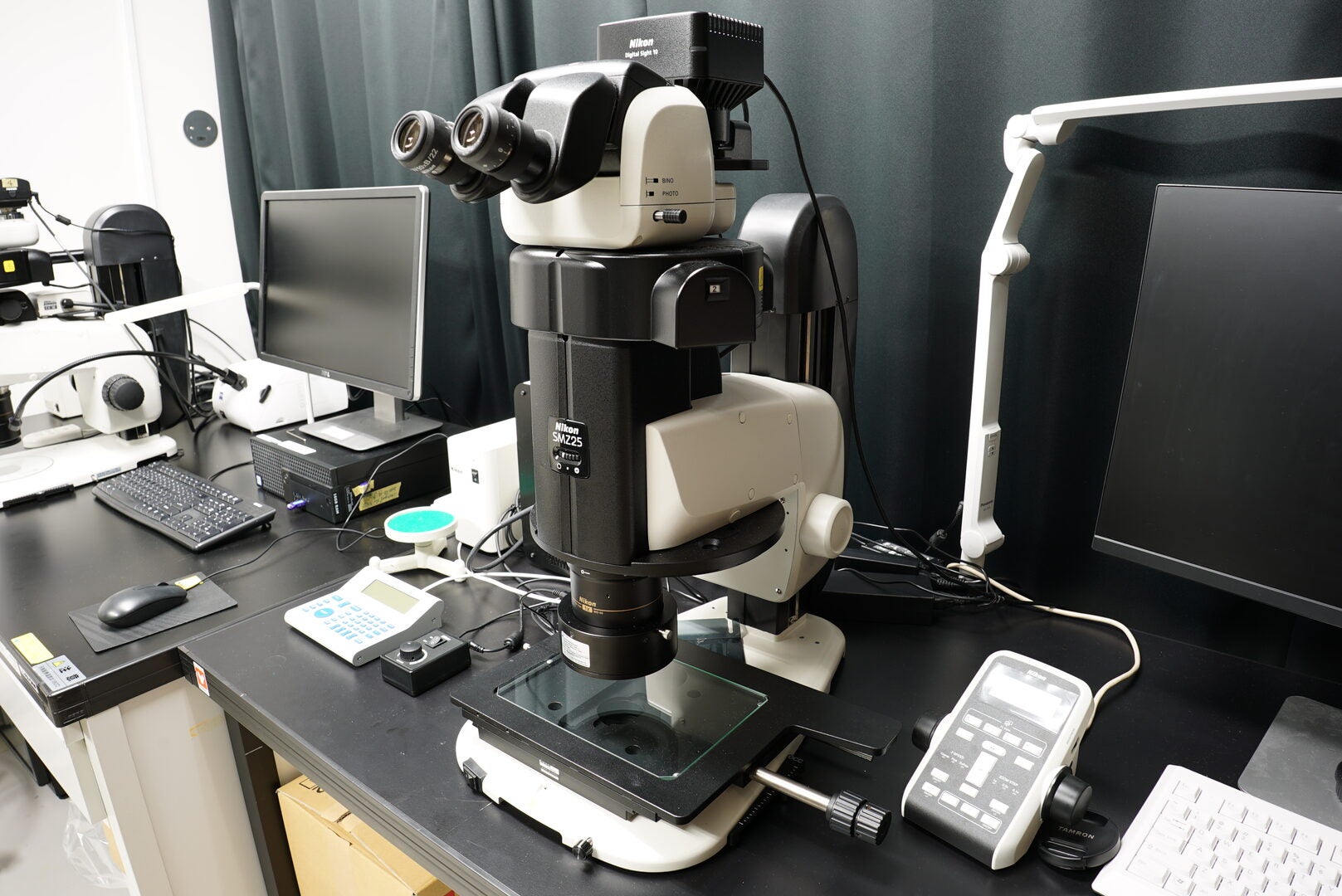 ②机本体メメモリ Nikon SMZ25.jpeg | Okinawa Institute of Science and Technology OIST
